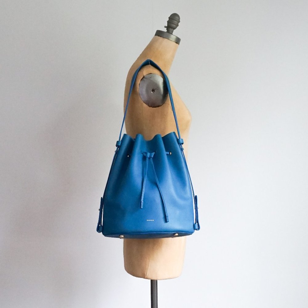 NWOT Skagen  Blue Bucket Bag with an adjustable strap